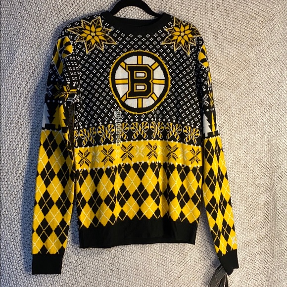 NHL Sweaters - NWT NHL Boston Bruins Winter Sweater!